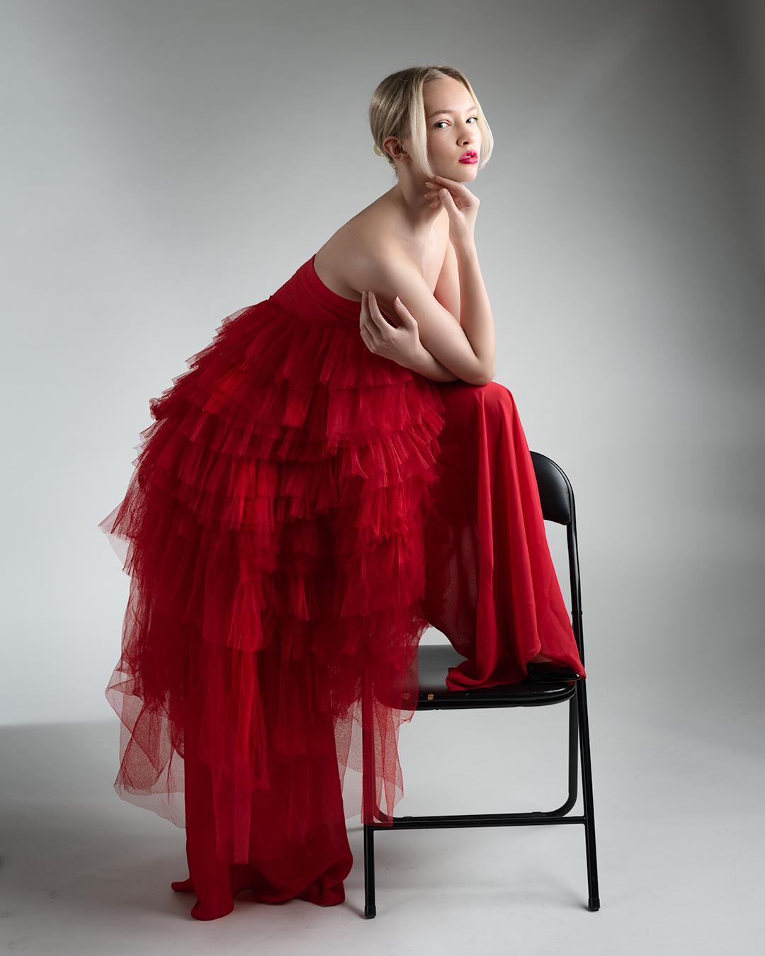 Red tulle and chiffon! photo: Timo Pulkkinen